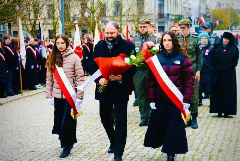 Apel z okazji 106. rocznicy odzyskania przez Polskę niepodległości w SP nr 3