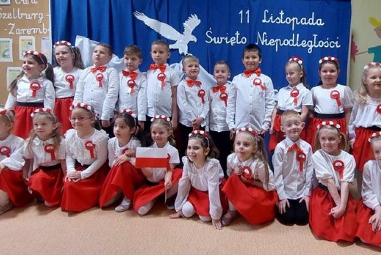 Uroczystość z okazji 11 listopada w MPS nr 4