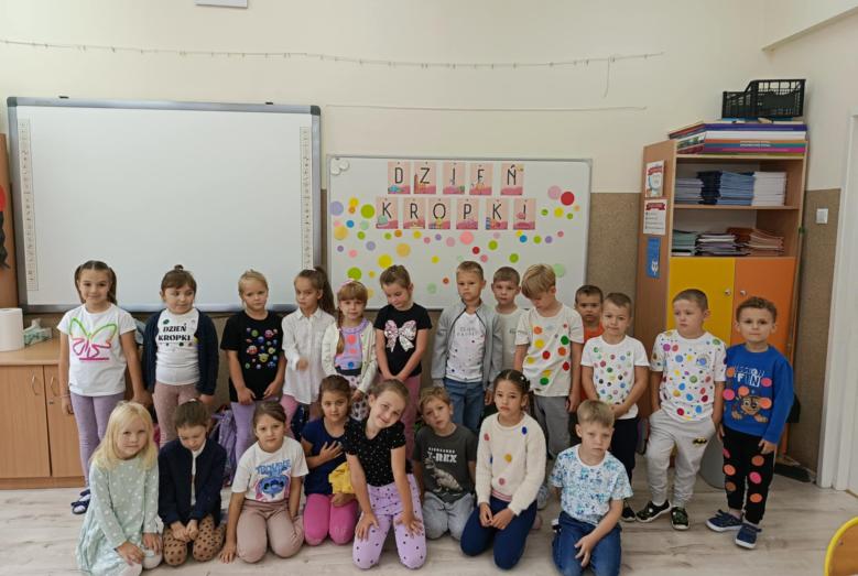 Międzynarodowy Dzień Kropki w SP3 w Mławie