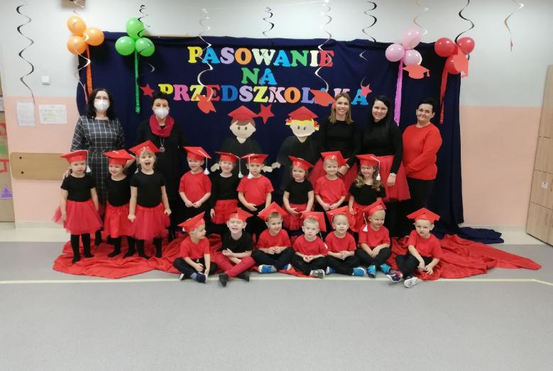 Biedronki z SP nr 2 pasowane na przedszkolaka