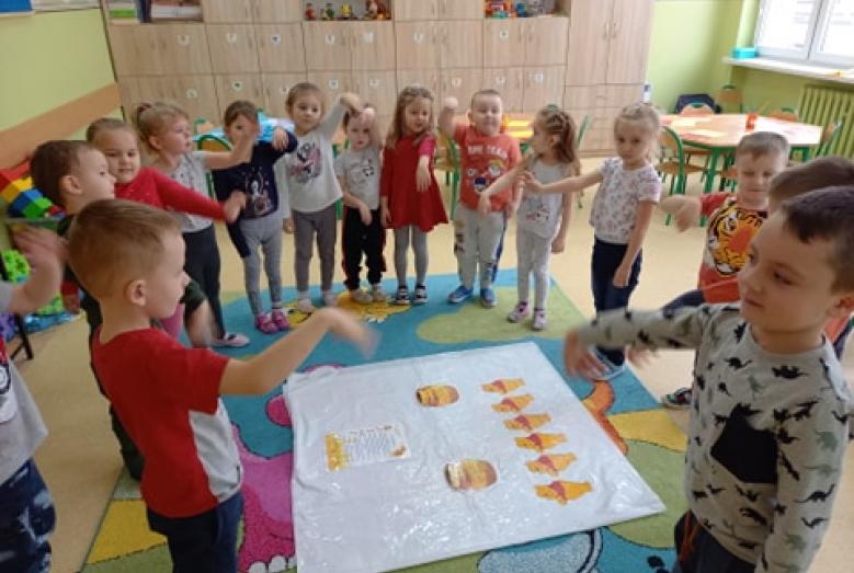 Miód lubią nie tylko Pszczółki z SP nr 2