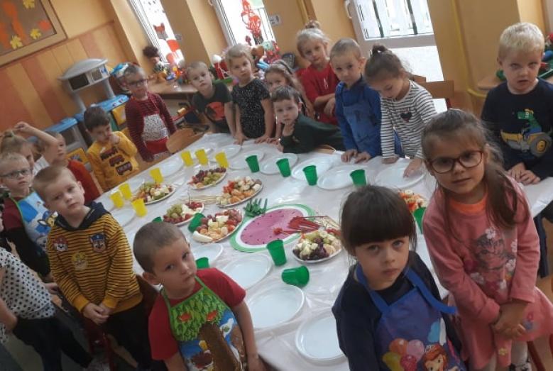 Przedszkolaka zdrowy dzień warzywno-owocowy w MPS nr 4 w Mławie