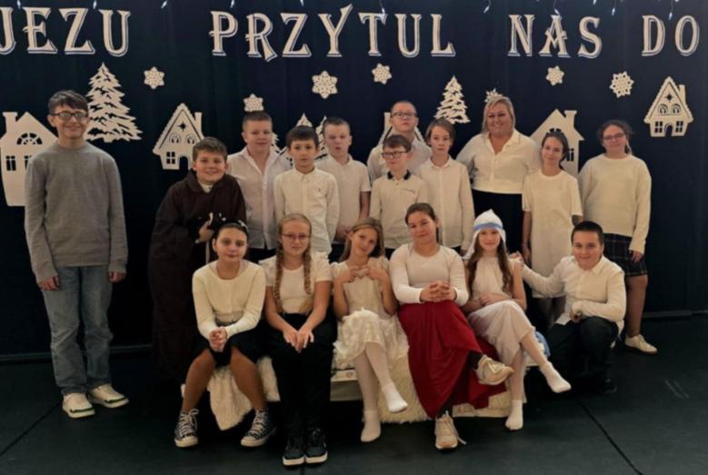 Przedstawienie "Anielski kłopot" w SP nr 2