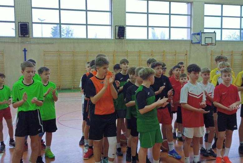 III miejsce SP 1 w mistrzostwach powiatu  w "kosza"