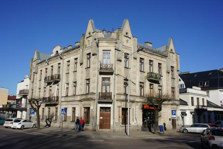 budynek na rogu ulic Żeromskiego i 3 Maja