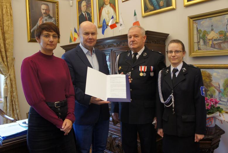 podpisanie umowy z OSP przy ul. Piekiełko