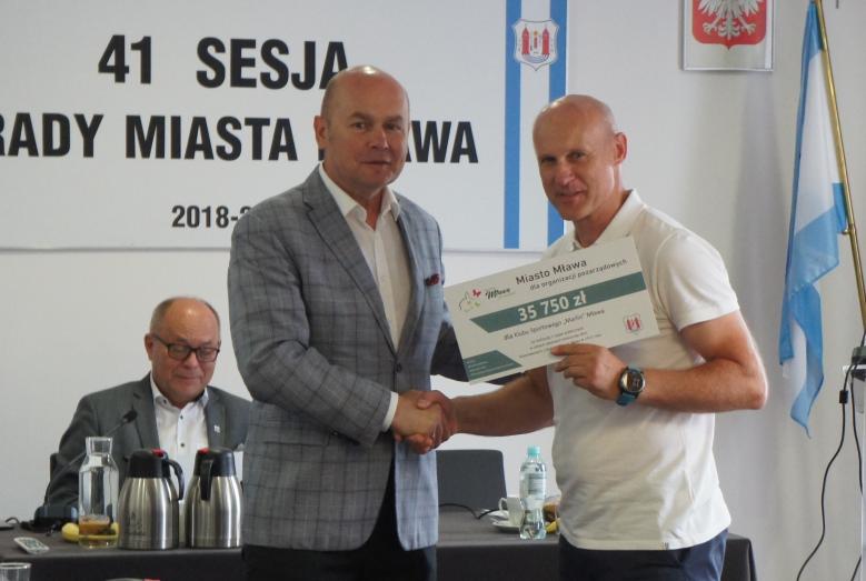 Burmistrz Sławomir Kowalewski i prezes klubu Marlin Tomasz Szczepański
