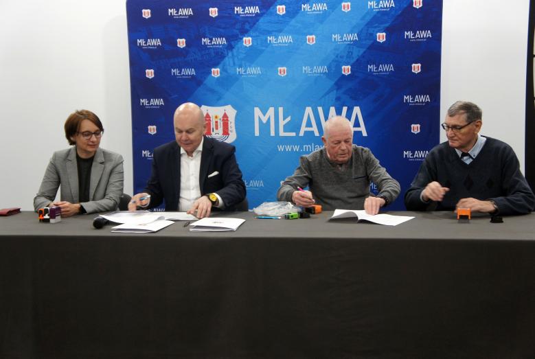 podpisanie umowy z działkowcami