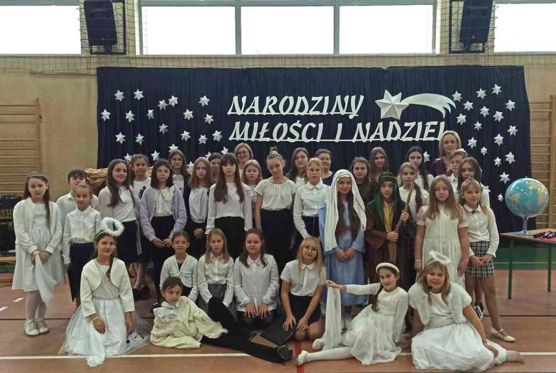 Przestawienie bożonarodzeniowe w SP 4