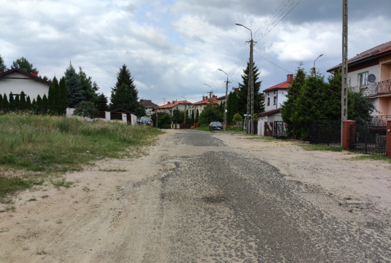 Ulica Ciechanowska wymaga przebudowy. Fot. Szymon Zejer