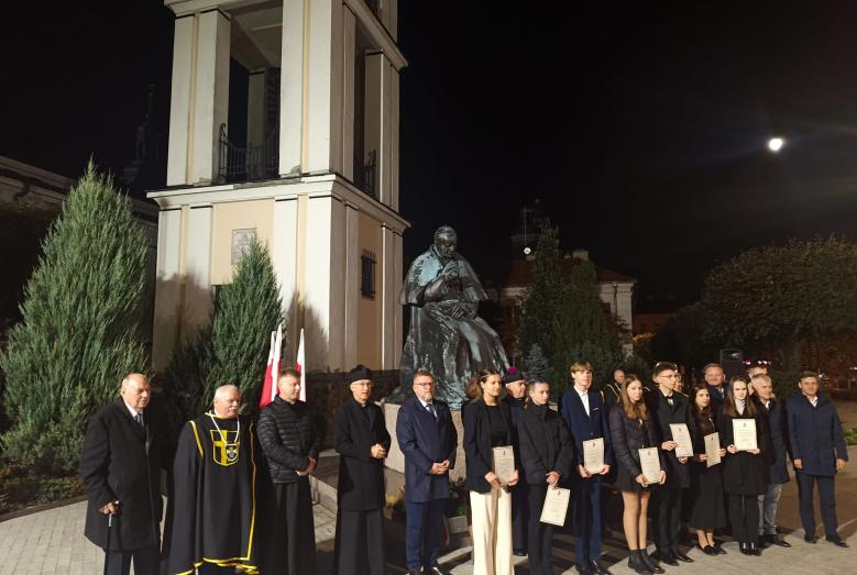 Uczeń z SP 4 otrzymał stypendium Stowarzyszenia „Pontyfikat Papieża Jana Pawła II”