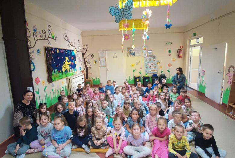 Przedszkolaki z MPS 3  poznają tajemnice książek