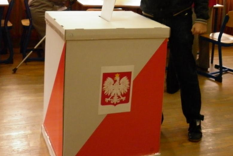 Wybory_parlamentarne_w_Polsce_2011.jpg 558