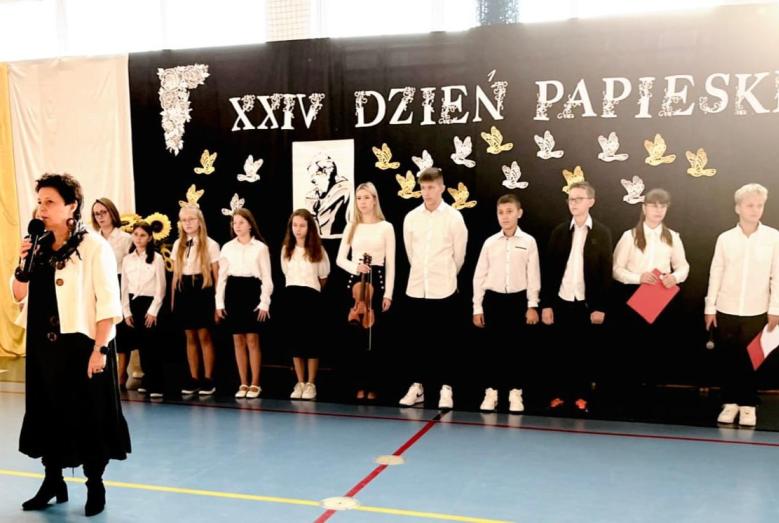 XXIV Dzień Papieski w SP nr 2