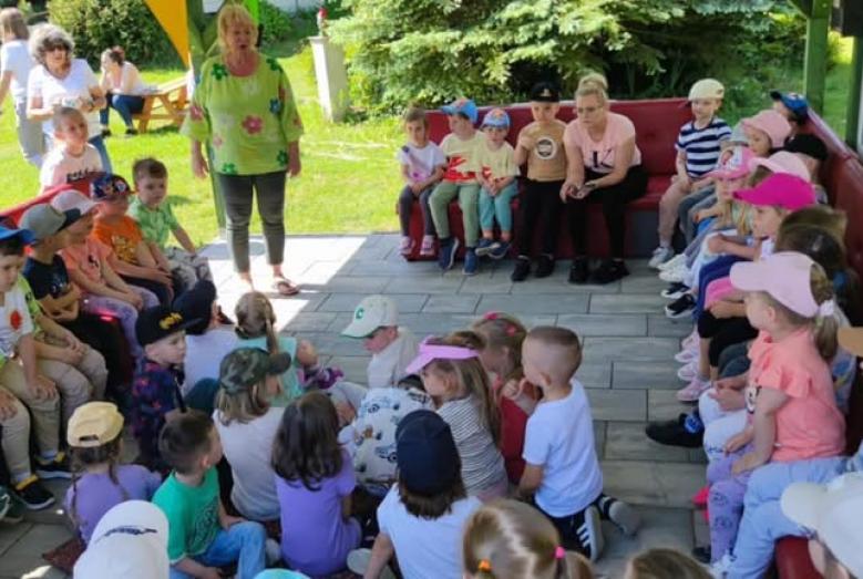Wycieczka przedszkolaków z MPS 3 w mini zoo