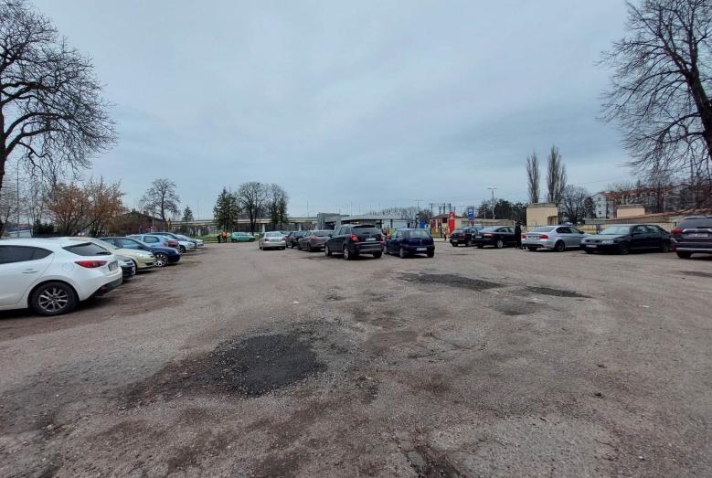 parking przy dworcu