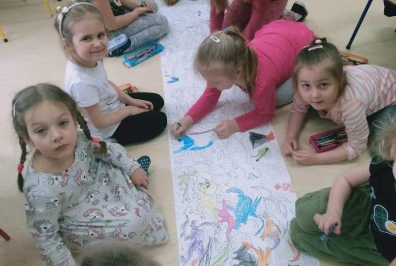 STOKROTKI w parku jurajskim z MPS nr 3 w Mławie