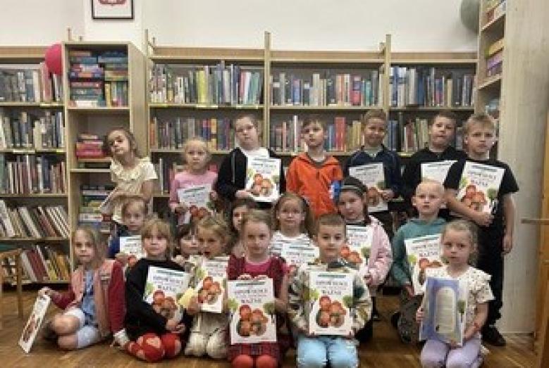 Kotki z MPS nr 4 w bibliotece