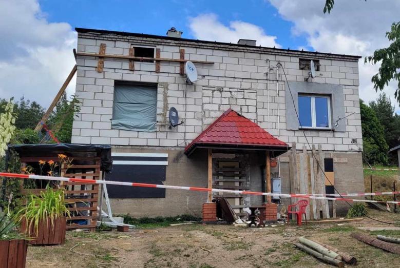 uszkodzony na skutek wybuchu dom