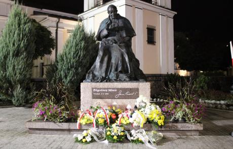 pomnik św. Jana Pawła II w Mławie