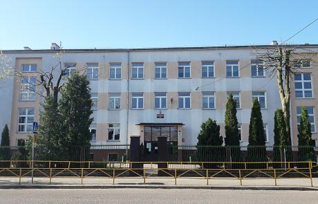 Zdjęcie budynku Szkoły Podstawowej Nr 6 w Mławie
