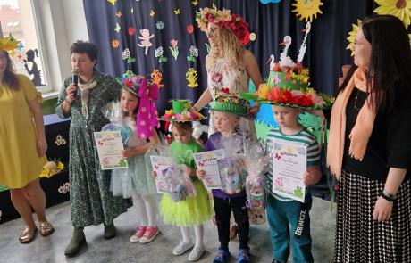 Konkursu „Wiosenny Kapelusz” w przedszkolu SP nr 2