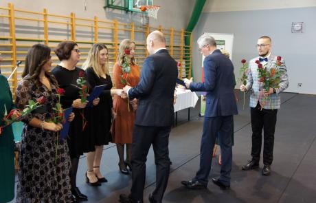 Uroczystość z okazji Dnia Edukacji Narodowej w Szkole Podstawowej nr 6 w Mławie