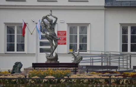 fontanna w parku miejskim