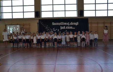 zakończenie roku  grup VIII, IX i X  w MPS 2 w Mławie