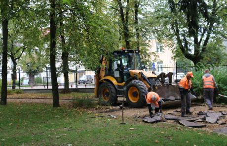 Prace przy modernizacji mławskiego skateparku