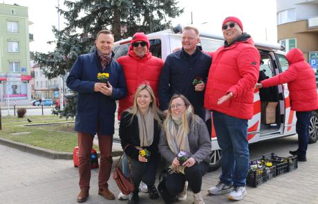 pamiątkowa fotografia z dziennikarzami Radia ZET