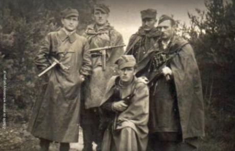 grupa żołnierzy