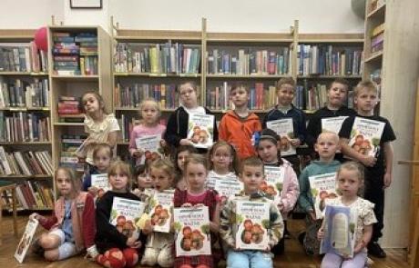 Kotki z MPS nr 4 w bibliotece