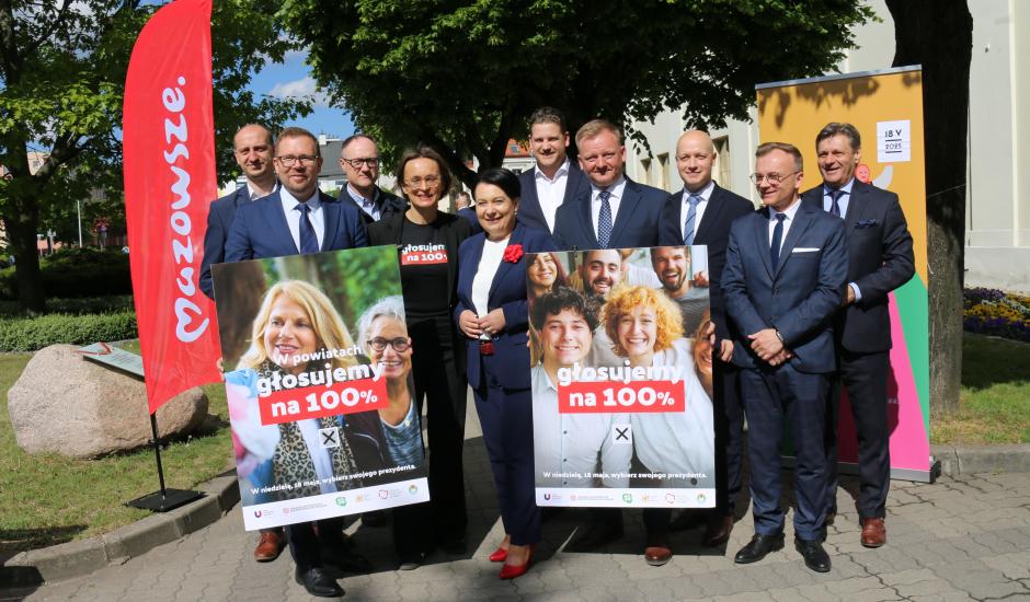 uczestnicy konferencji „Głosujemy na 100 procent”