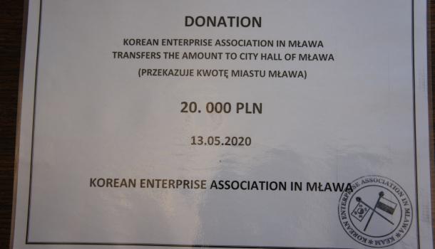 Przekazanie darowizny od prezesów firm koreańskich - 04