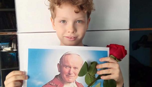 Alex i zdjęcie Papieża Jana Pawła II 