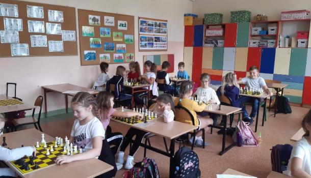 Szachy w szkole na zajęciach pozalekcyjnych wiedzy w ZPO2 w Mławie