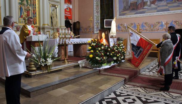 Poświęcenie sztandaru Stowarzyszenia Pontyfikat Papieża Jana Pawła II