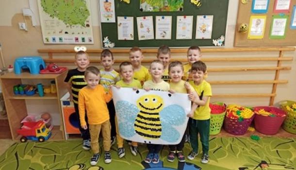 Pszczółki uroczyście obchodziły Światowy Dzień Pszczół w MPS nr 3