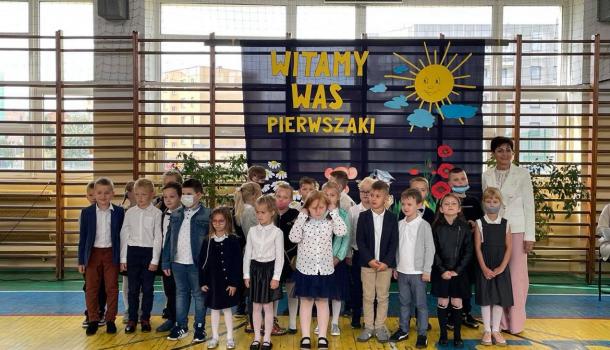 Rozpoczęcie roku szkolnego 2021/2022 w SP nr 7 w Mławie