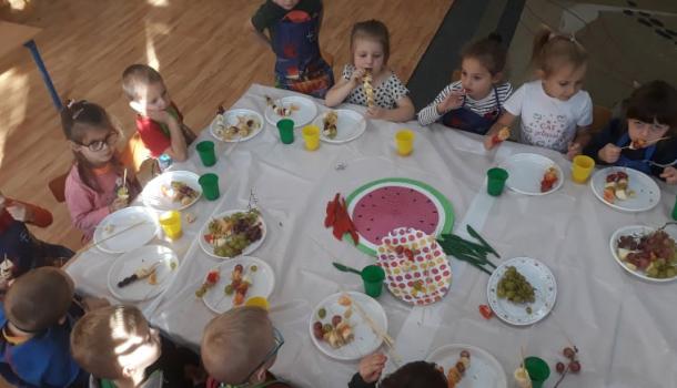 Przedszkolaka zdrowy dzień warzywno-owocowy w MPS nr 4 w Mławie