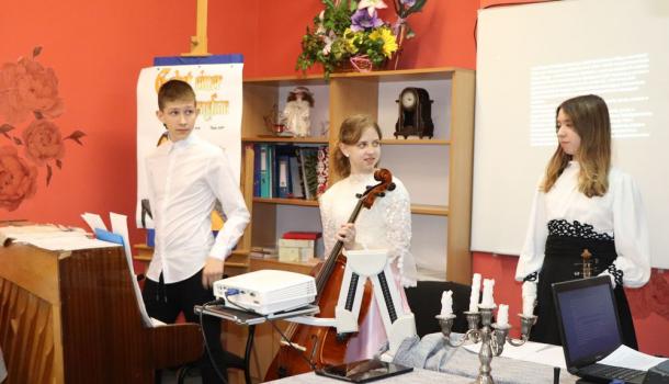 W salonie Tekli Bądarzewskiej – lekcja muzyki w Szkole Podstawowej nr 2 - 09.JPG 121