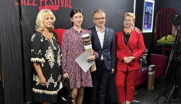Laureaci konkursu "Malowanie muzyką" z SP7
