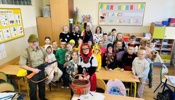 Światowy Dzień Bajek w SP nr 3