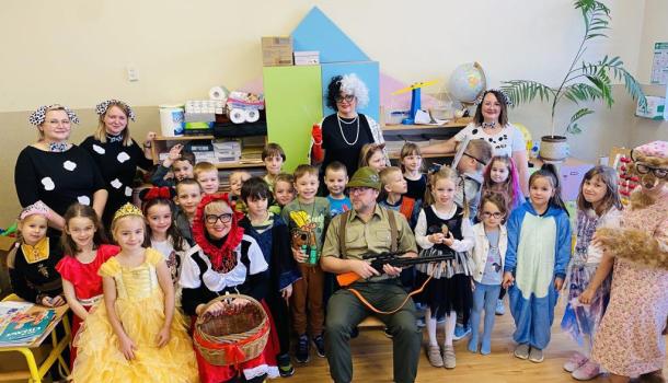 Światowy Dzień Bajek w SP nr 3