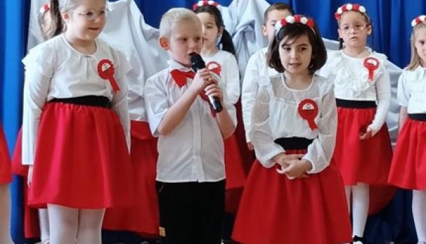 Uroczystość z okazji 11 listopada w MPS nr 4