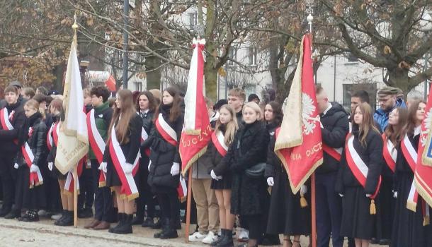 Apel z okazji 106. rocznicy odzyskania przez Polskę niepodległości w SP nr 3