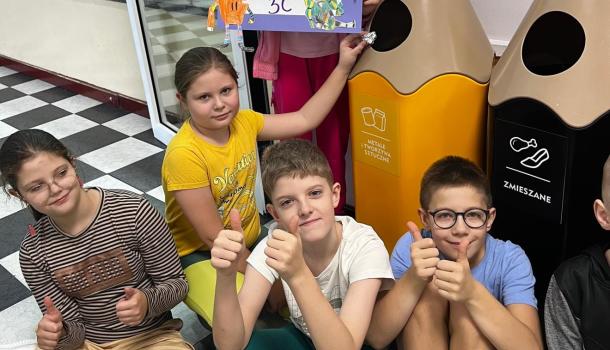 Zajęcia w ramach kampanii Burmistrza Miasta Mława "Czy wiesz, jak segregować?" w SP 4