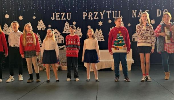 Przedstawienie "Anielski kłopot" w SP nr 2
