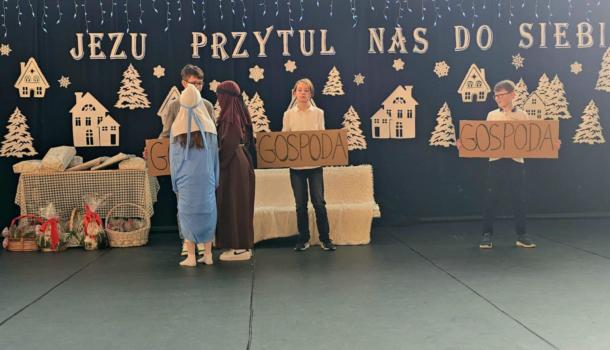 Przedstawienie "Anielski kłopot" w SP nr 2